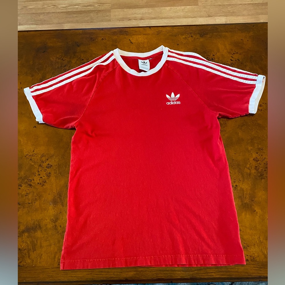 Adidas men’s t-shirt in red color size small.